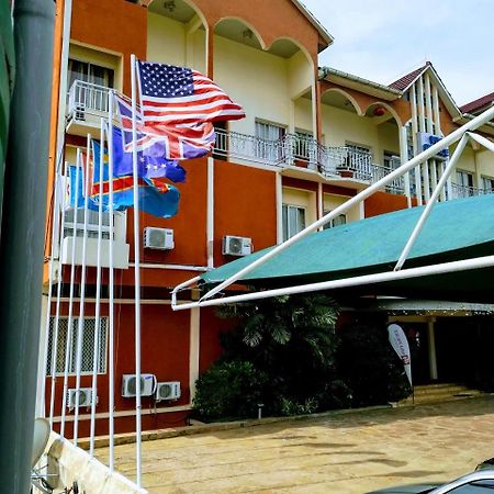 Hotel Vivi Palace マタディ エクステリア 写真
