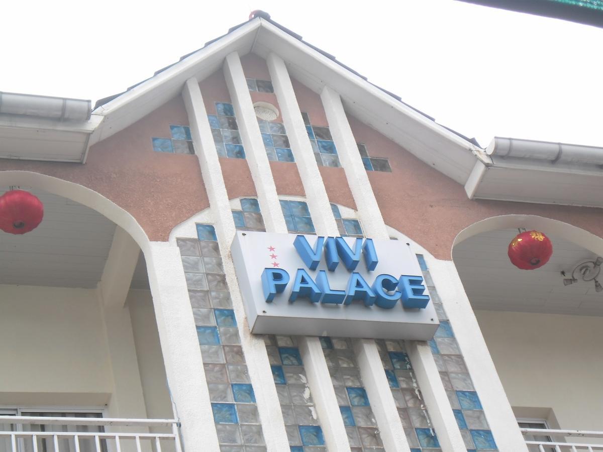 Hotel Vivi Palace マタディ エクステリア 写真