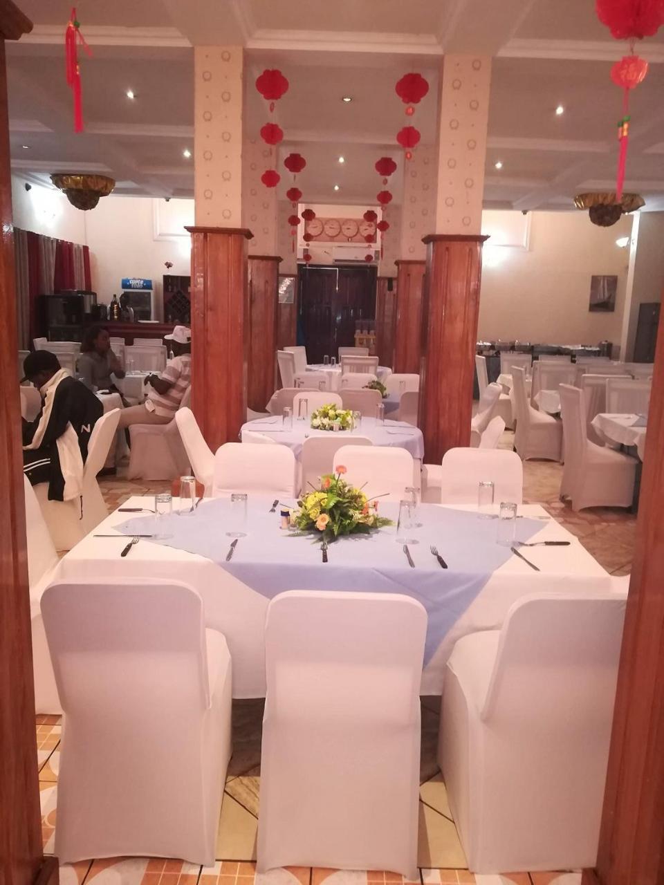 Hotel Vivi Palace マタディ エクステリア 写真